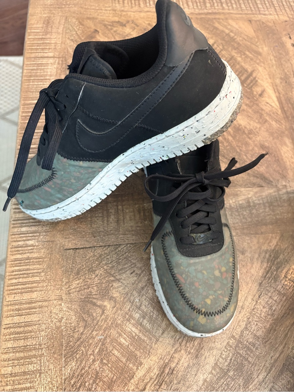 Nike Men’s Black & Olive Camo-Pattern Low-Top Sneakers